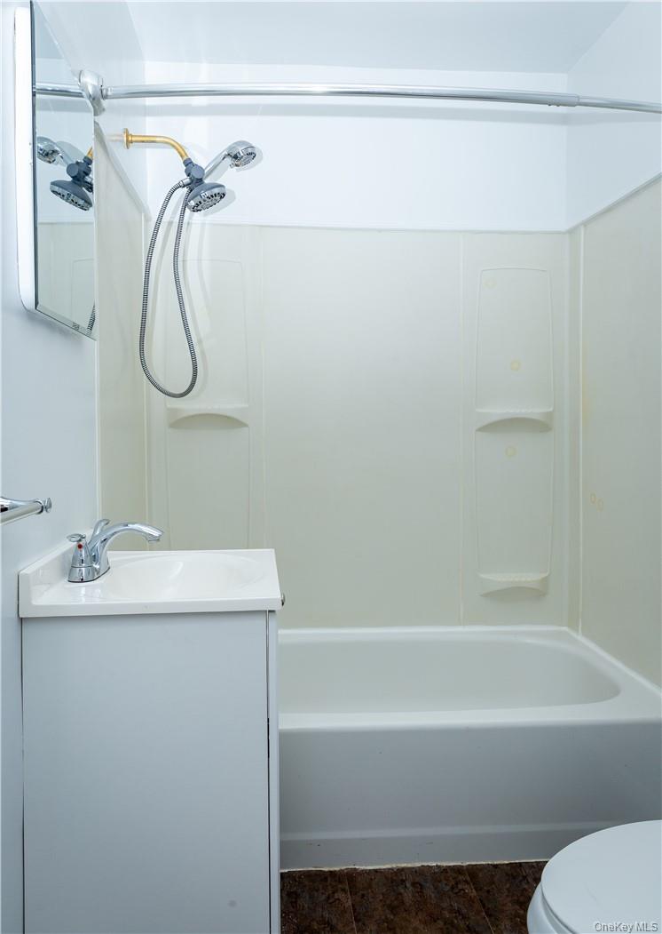 33 Holmes Road, Unit C Holmes, NY 12531 - Photo 14 of 23 Full bath with tub.