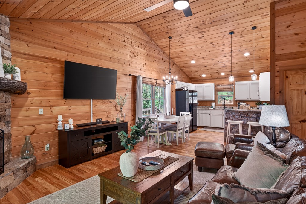 564 Weaver Creek Lane Blue Ridge, GA 30513 - Photo 5 of 37