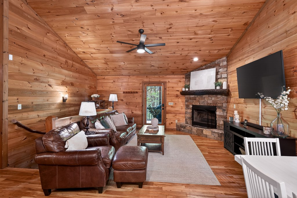 564 Weaver Creek Lane Blue Ridge, GA 30513 - Photo 6 of 37