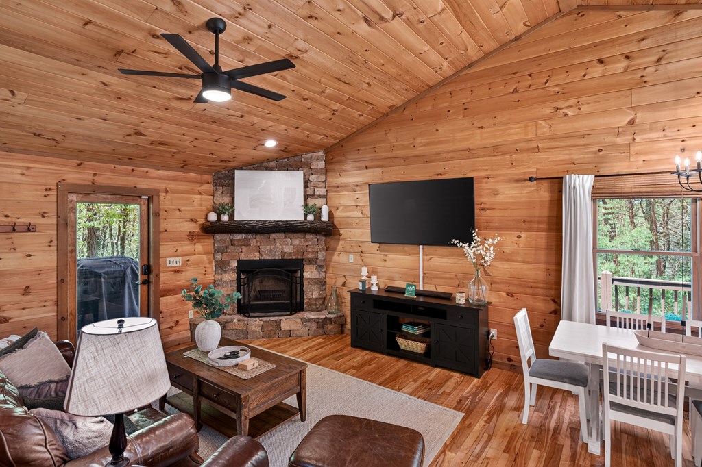 564 Weaver Creek Lane Blue Ridge, GA 30513 - Photo 7 of 37