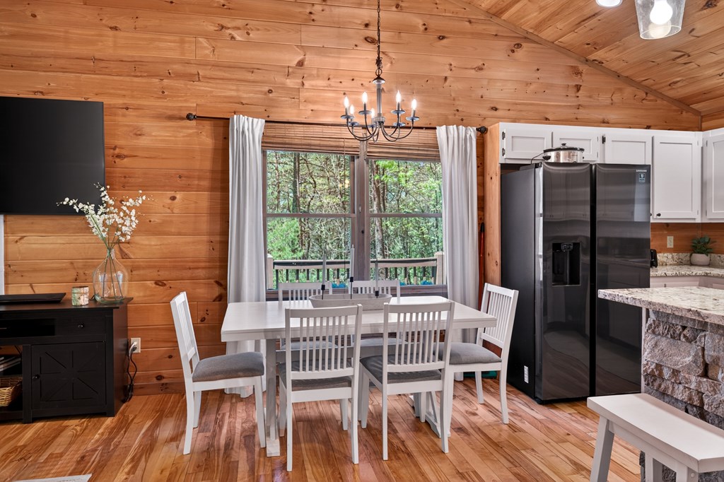 564 Weaver Creek Lane Blue Ridge, GA 30513 - Photo 8 of 37