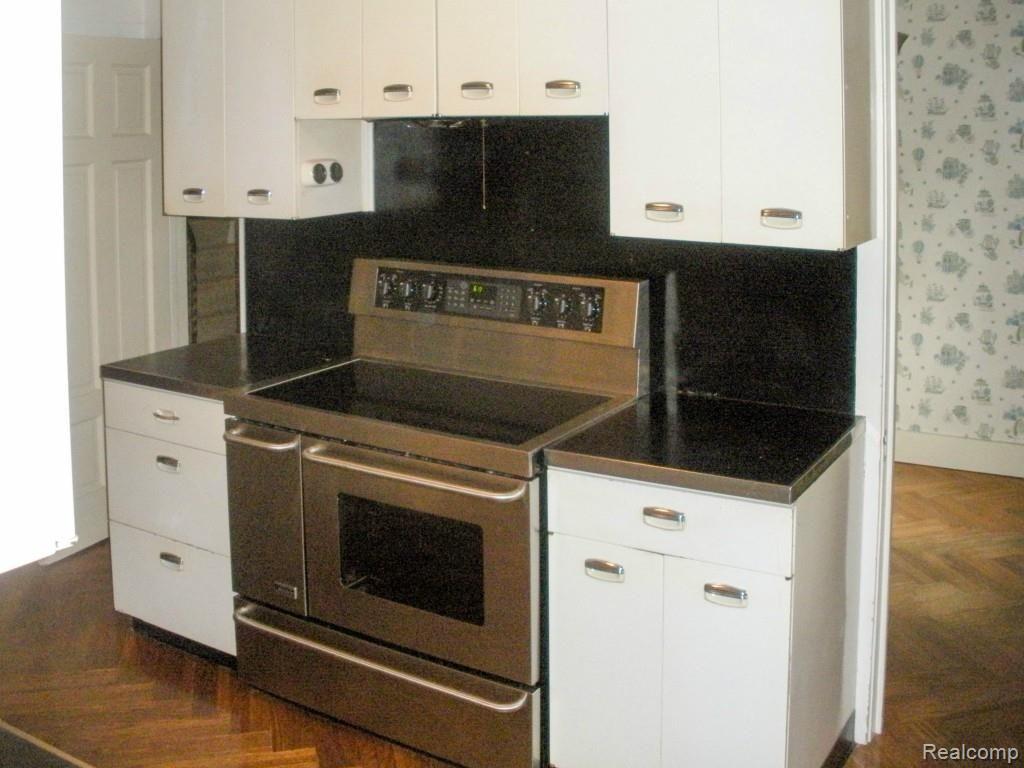 705 Westchester Road Grosse Pointe, MI 48230 - Photo 8 of 31 DSCN9110.jpg