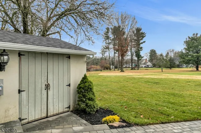 $1,825,000 | 10 Nancy Lane, Bernards, NJ 07920