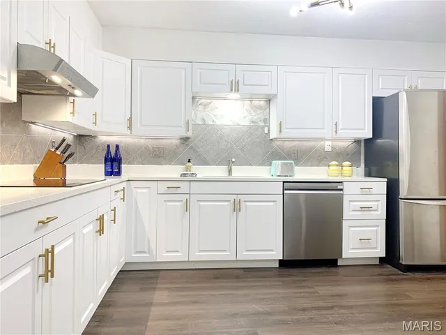 $239,900 | 539 Coeur De Royale Drive, Unit 105, Creve Coeur, MO 63141