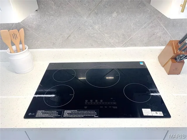 $239,900 | 539 Coeur De Royale Drive, Unit 105, Creve Coeur, MO 63141