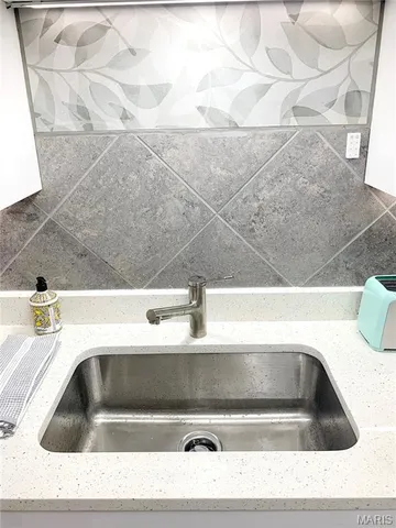 $239,900 | 539 Coeur De Royale Drive, Unit 105, Creve Coeur, MO 63141