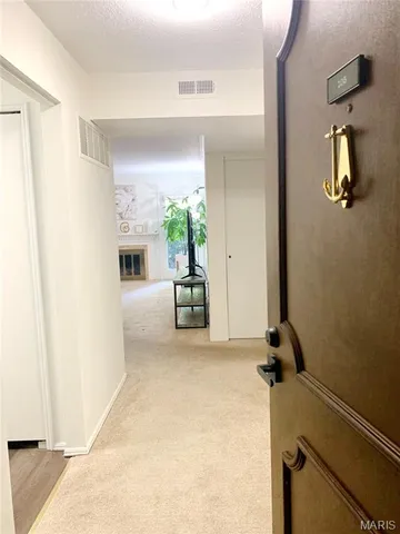$239,900 | 539 Coeur De Royale Drive, Unit 105, Creve Coeur, MO 63141