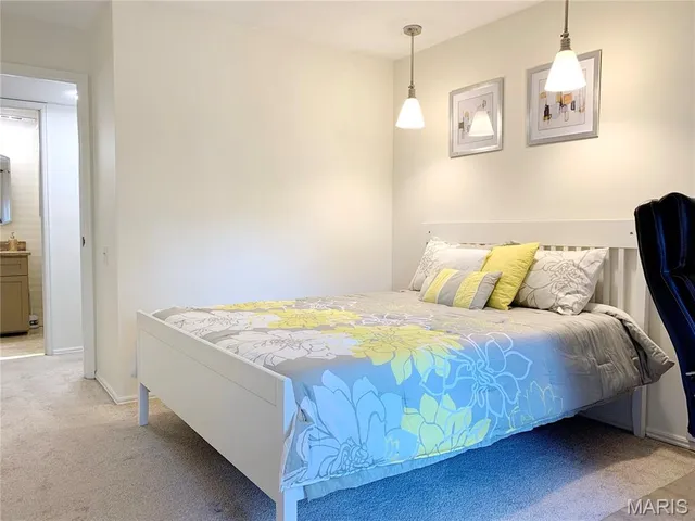 $239,900 | 539 Coeur De Royale Drive, Unit 105, Creve Coeur, MO 63141