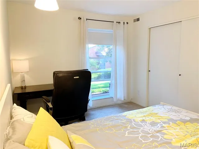 $239,900 | 539 Coeur De Royale Drive, Unit 105, Creve Coeur, MO 63141