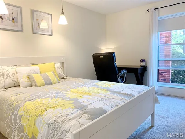 $239,900 | 539 Coeur De Royale Drive, Unit 105, Creve Coeur, MO 63141