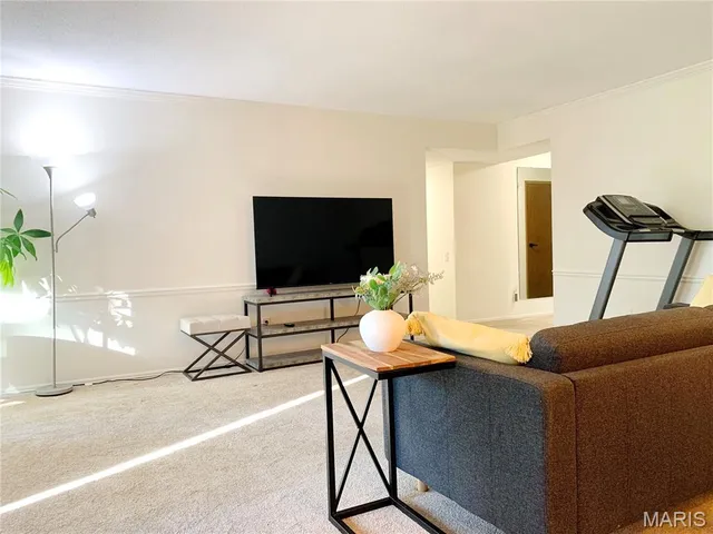 $239,900 | 539 Coeur De Royale Drive, Unit 105, Creve Coeur, MO 63141
