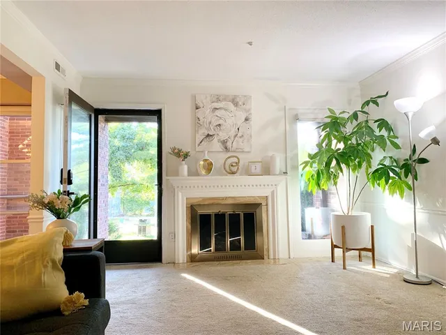 $239,900 | 539 Coeur De Royale Drive, Unit 105, Creve Coeur, MO 63141