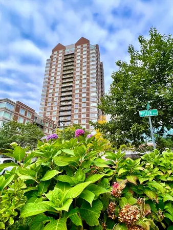 $3,700 | 8 Museum Way, Unit 2405, Cambridge, MA 02141