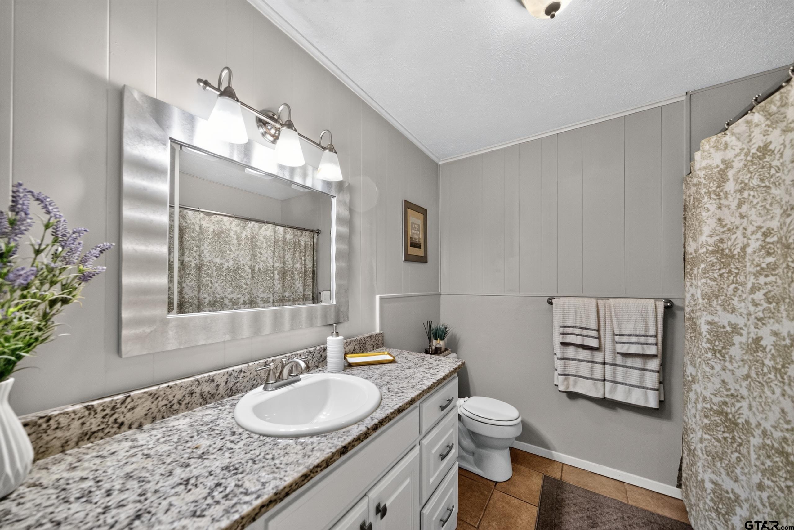 2425 Liveoak Street Jacksonville, TX 75766 - Photo 23 of 33