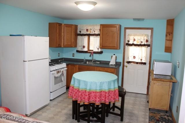 228 Engvaldsen Road Hawley, PA 18428 - Photo 8 of 17 11 Kitchen a