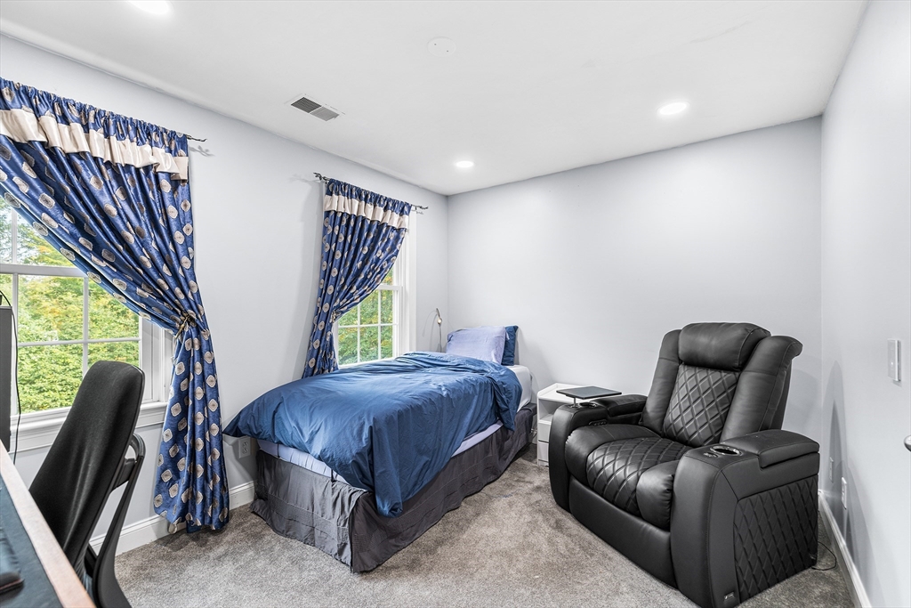 71 Bay Path Road Charlton, MA 01507 - Photo 13 of 30