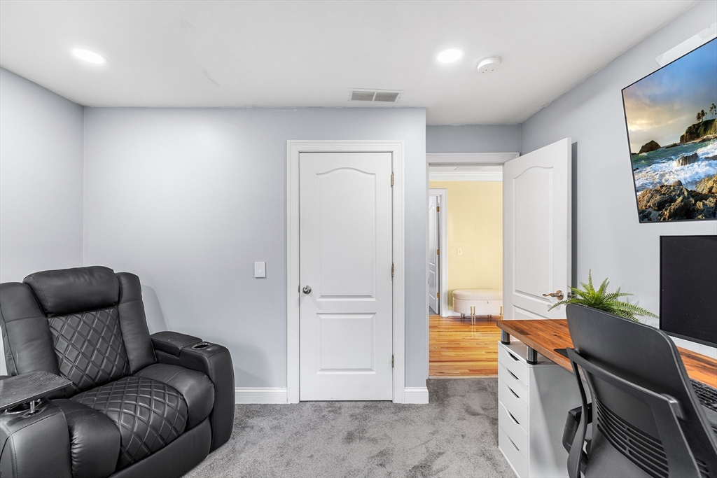 71 Bay Path Road Charlton, MA 01507 - Photo 14 of 30