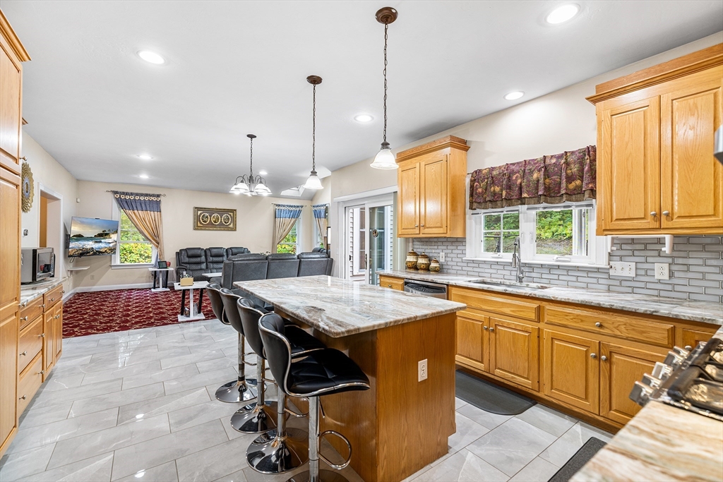 71 Bay Path Road Charlton, MA 01507 - Photo 7 of 30