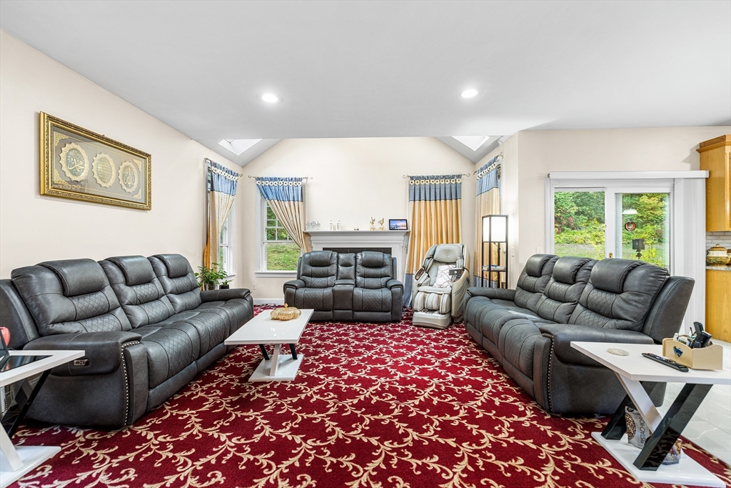 71 Bay Path Road Charlton, MA 01507 - Photo 9 of 30