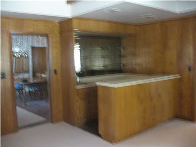 508 Smith-Carr Road Canton, MS 39046 - Photo 7 of 16 Wet bar in the den