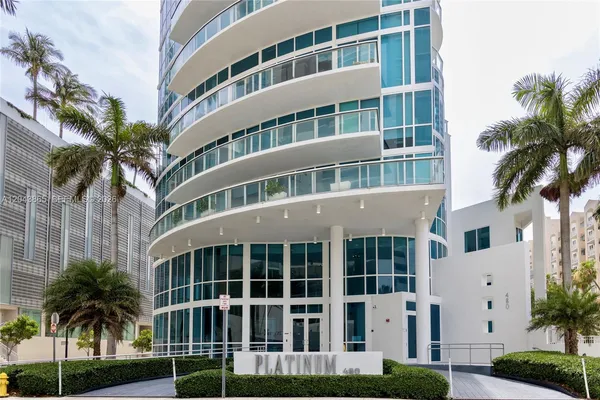 $699,000 | 480 Northeast 30th Street, Unit 1507, Miami, FL 33137