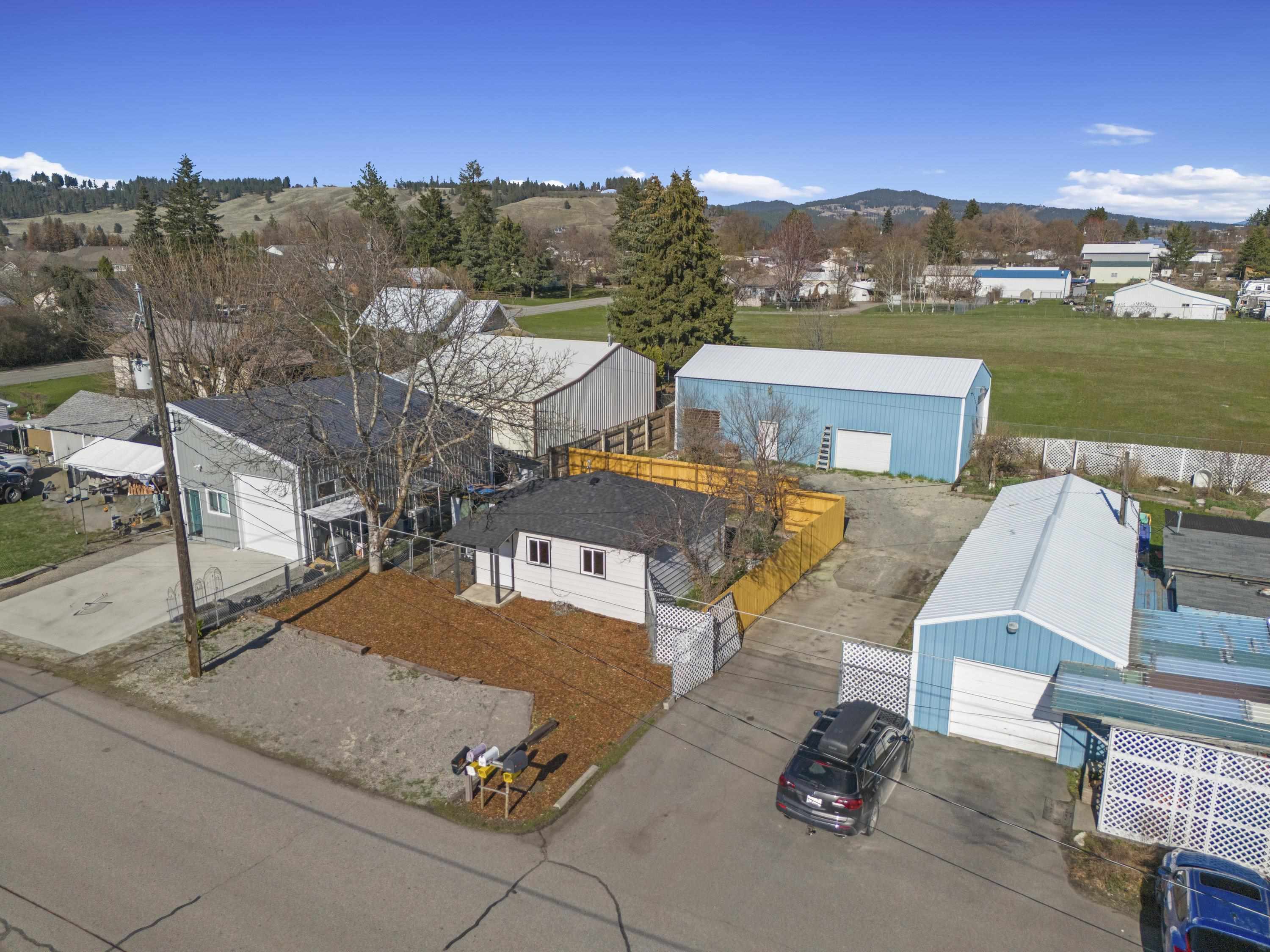 3128 North Fowler Road Spokane, WA 99206 - Photo 1 of 32