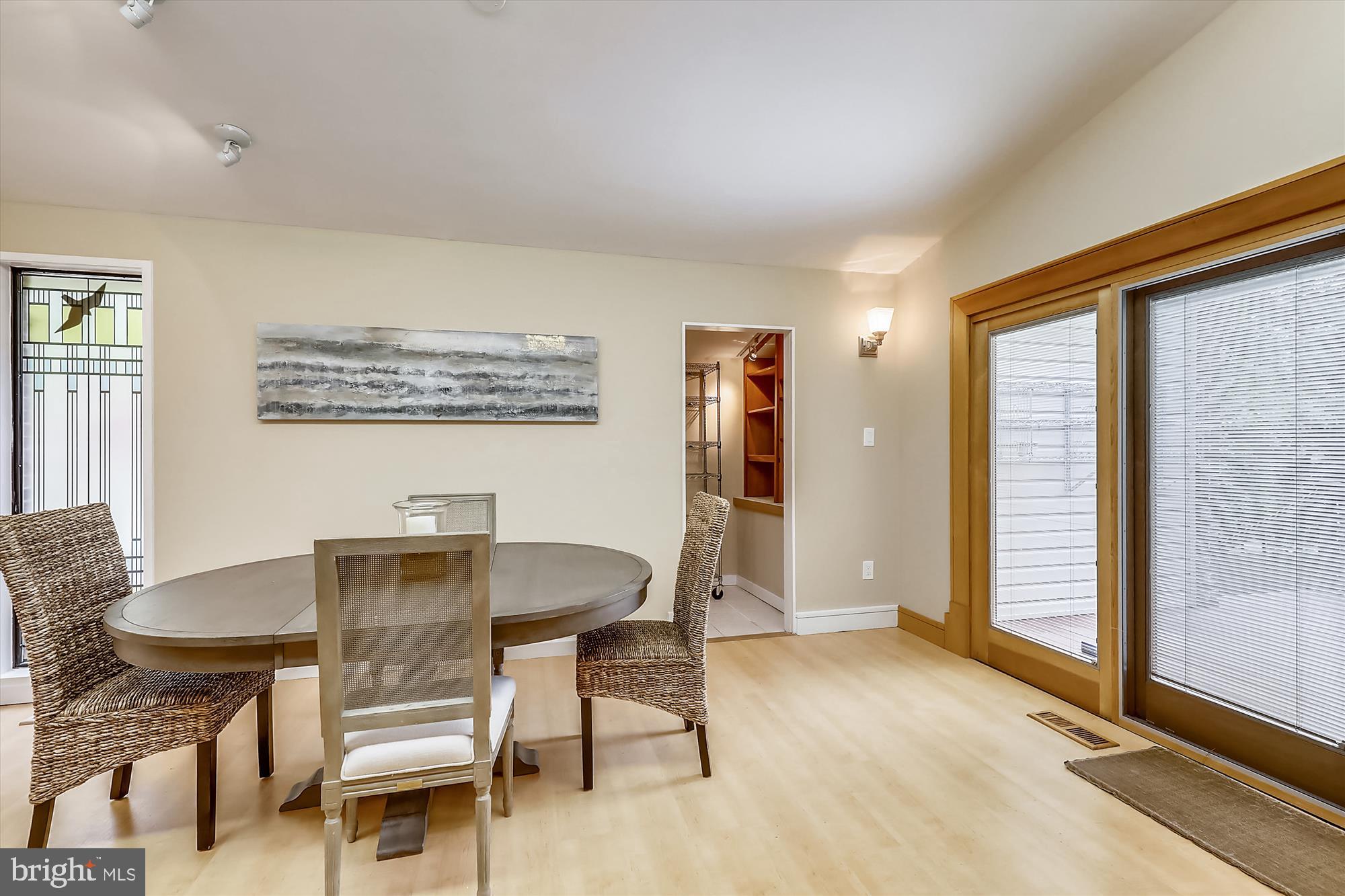 6604 Persimmon Tree Road Bethesda, MD 20817 - Photo 13 of 53 Breakfast Area