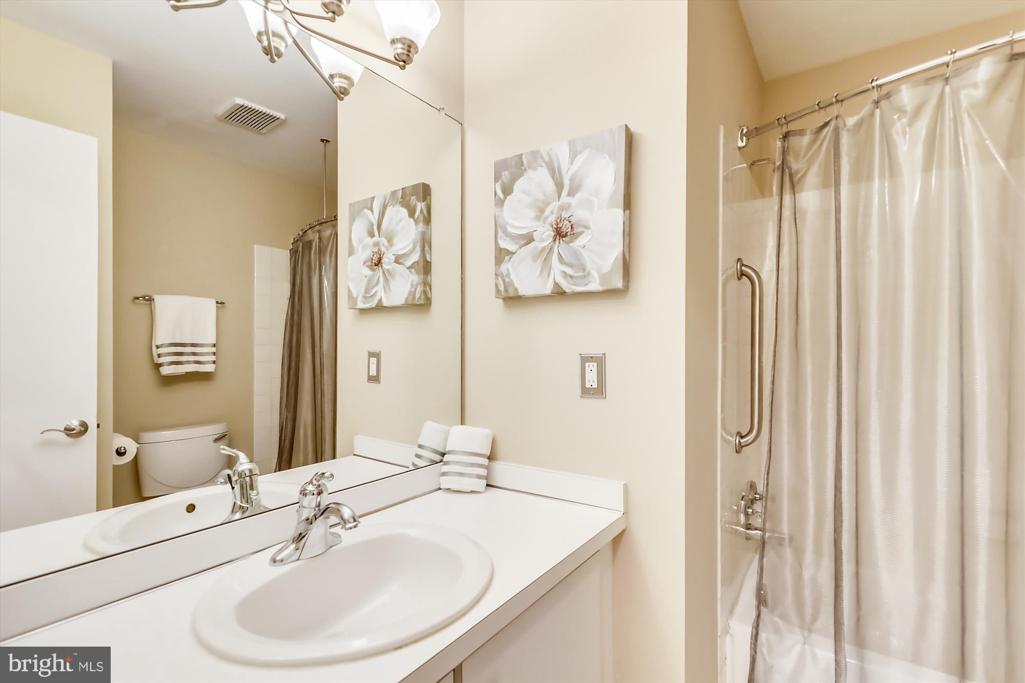 6604 Persimmon Tree Road Bethesda, MD 20817 - Photo 28 of 53 Upper Level Bath