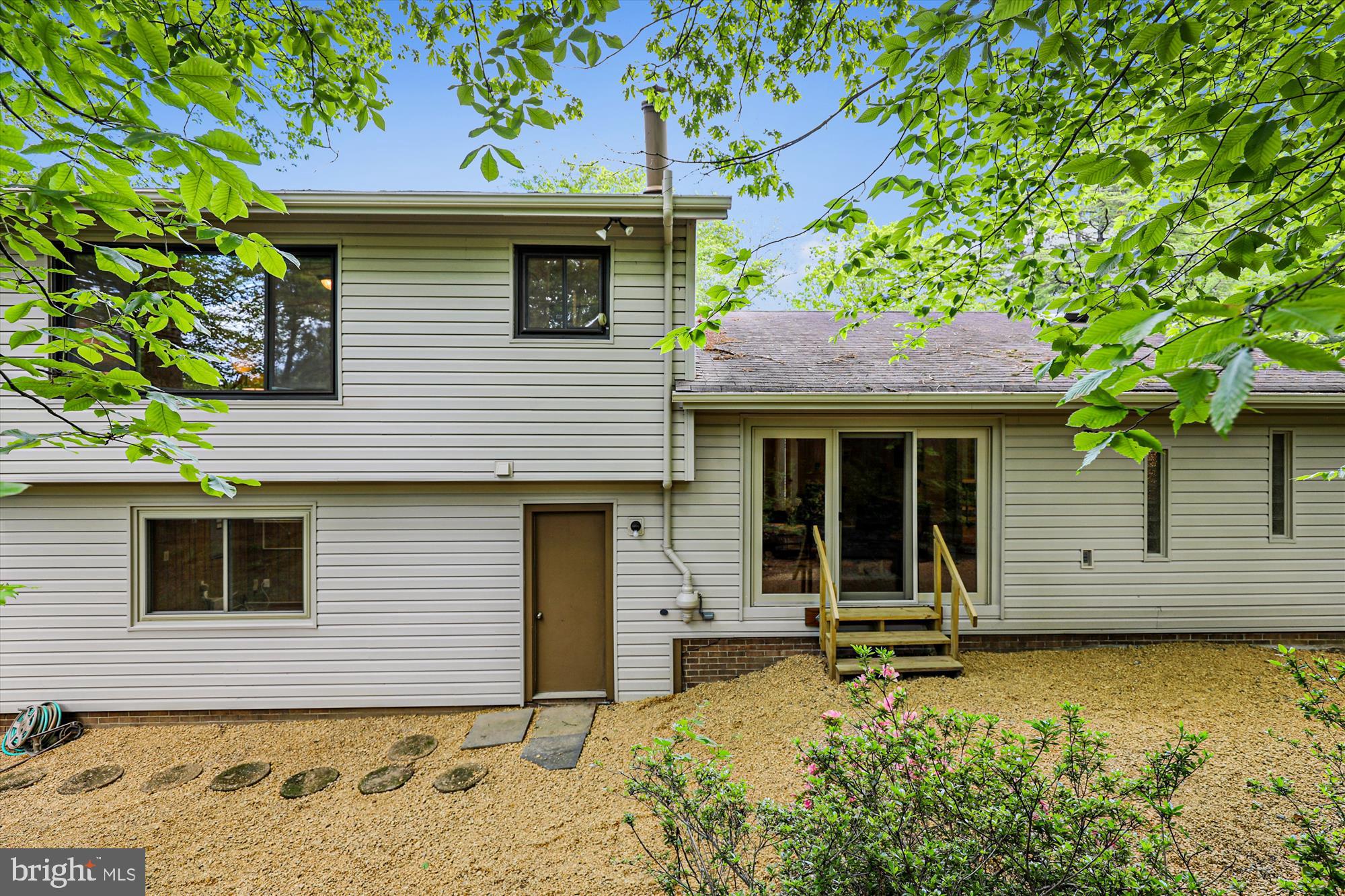 6604 Persimmon Tree Road Bethesda, MD 20817 - Photo 47 of 53 Exterior Rear