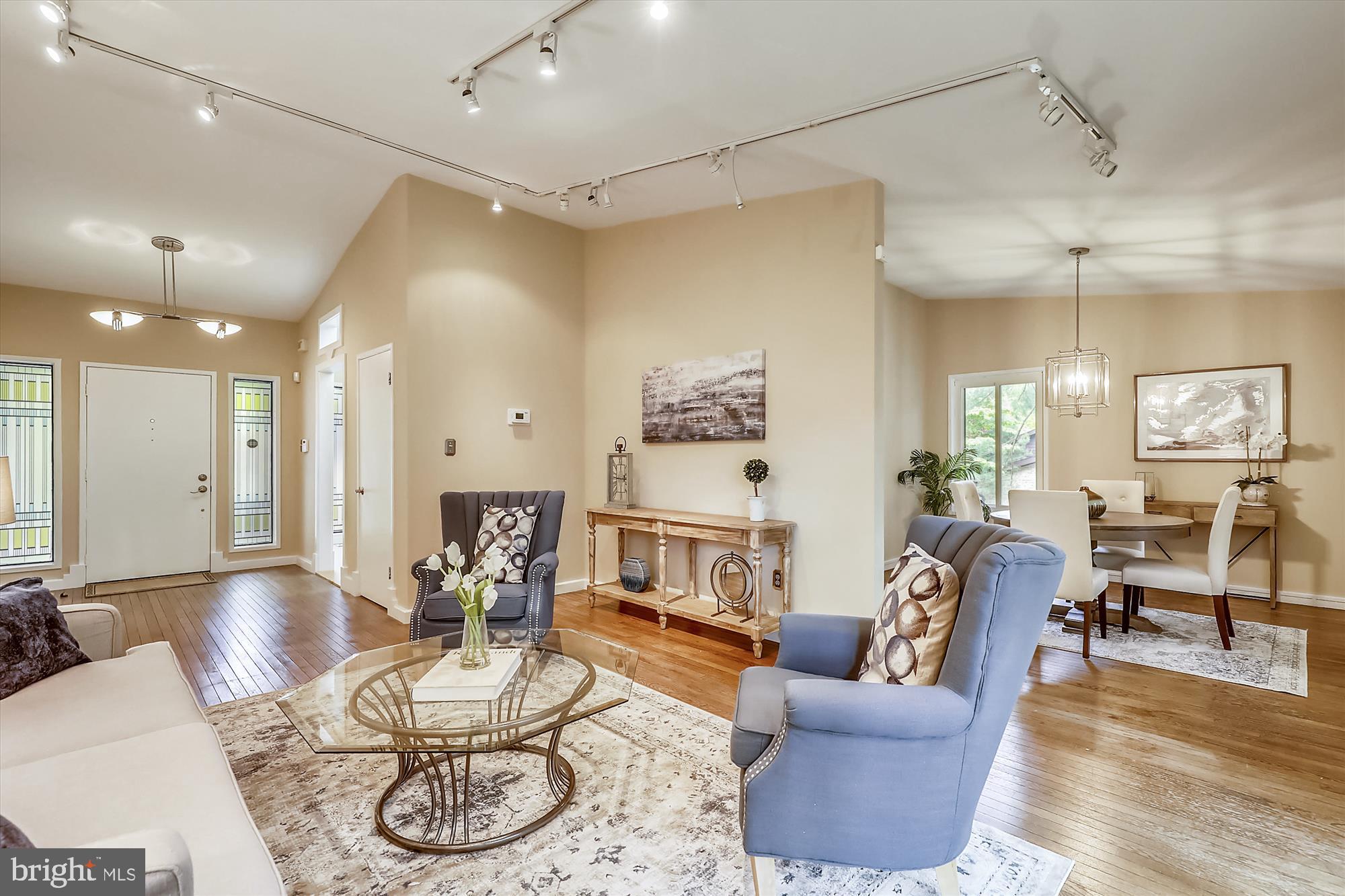 6604 Persimmon Tree Road Bethesda, MD 20817 - Photo 7 of 53 Living Room