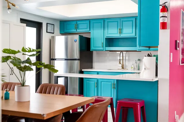 a front view of house with garage and yard