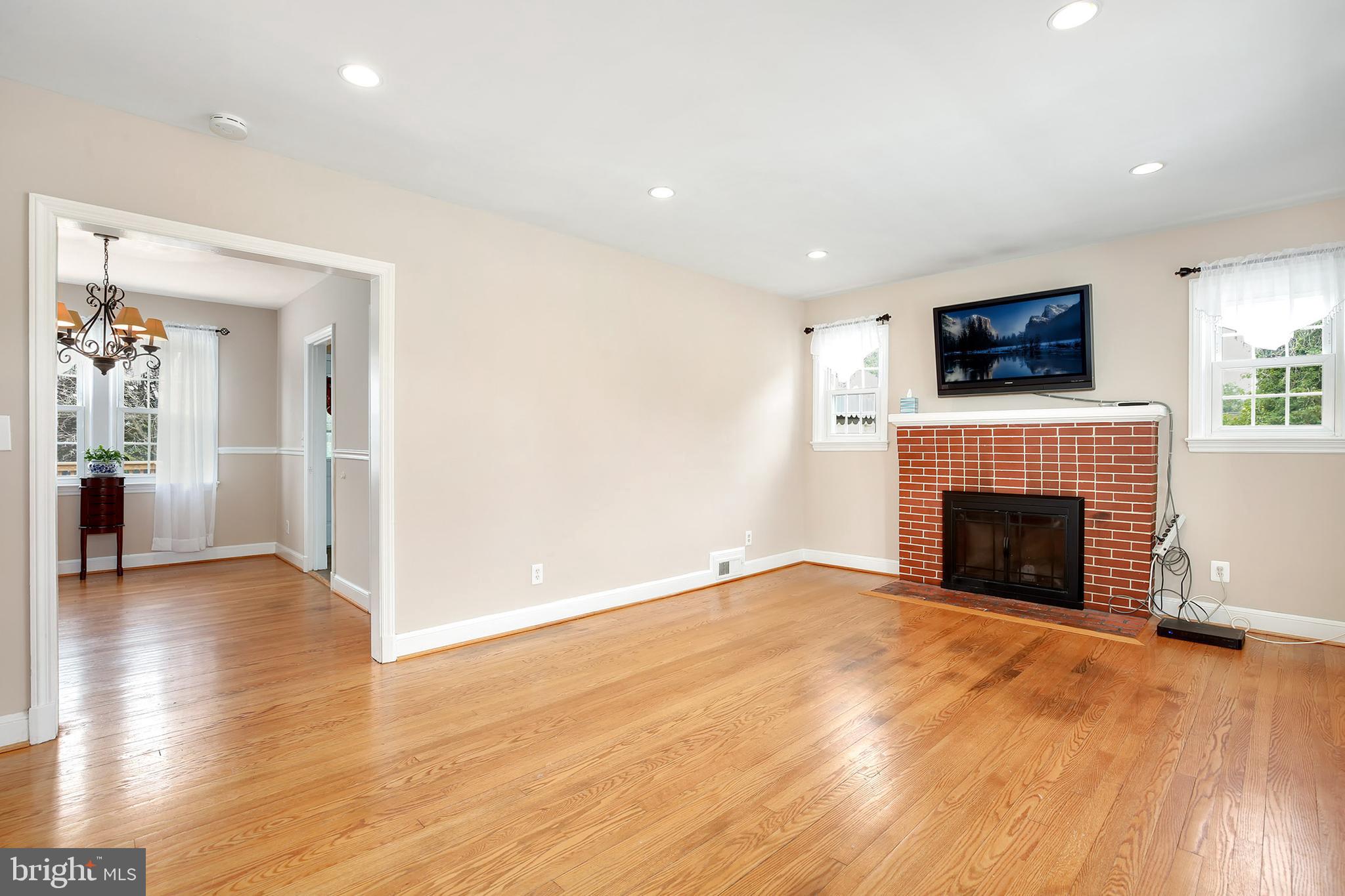 23310 Ridge Road Germantown, MD 20876 - Photo 5 of 30 Gallery Image 5