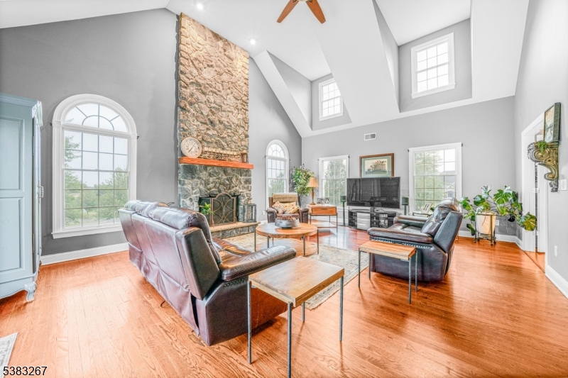 8 Hemingway Drive Milford, NJ 08848 - Photo 12 of 45