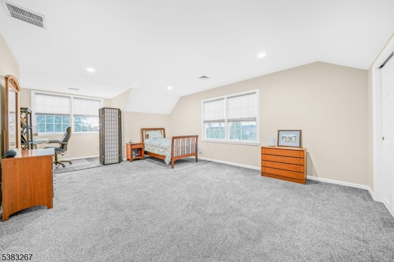 8 Hemingway Drive Milford, NJ 08848 - Photo 27 of 45