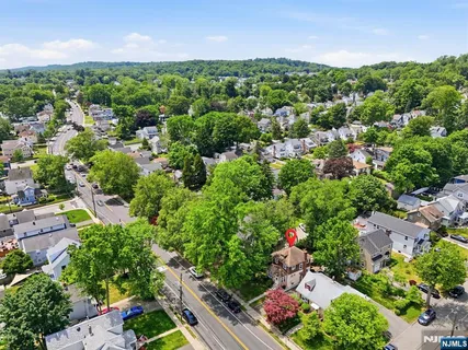 $529,000 | 112 Grove Avenue, Verona, NJ 07044