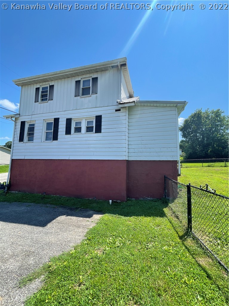 320 Old County Road Racine, WV 25165 - Photo 6 of 22 Gallery Image 6