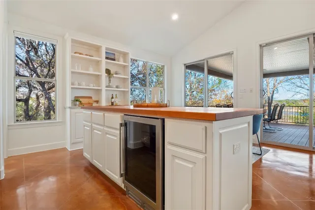 $1,450,000 | 25400 Cove Drive, Spicewood, TX 78669