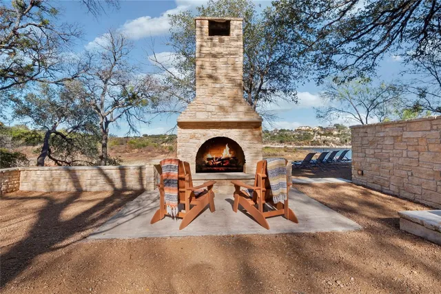 $1,450,000 | 25400 Cove Drive, Spicewood, TX 78669