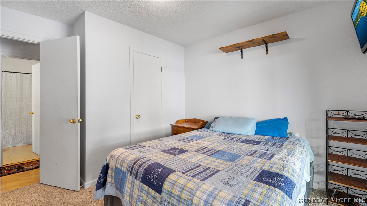 2859 Twin Rivers Point Camdenton, MO 65020 - Photo 18 of 30 Guest Room 1 Alternate View