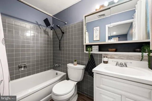 $519,000 | 29 Spindletree Road, Levittown, PA 19056