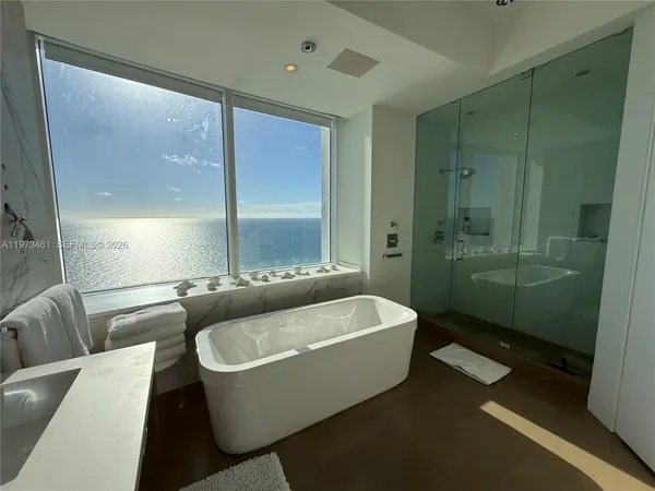 $35,000 | 18101 Collins Avenue, Unit 5509, Sunny Isles Beach, FL 33160