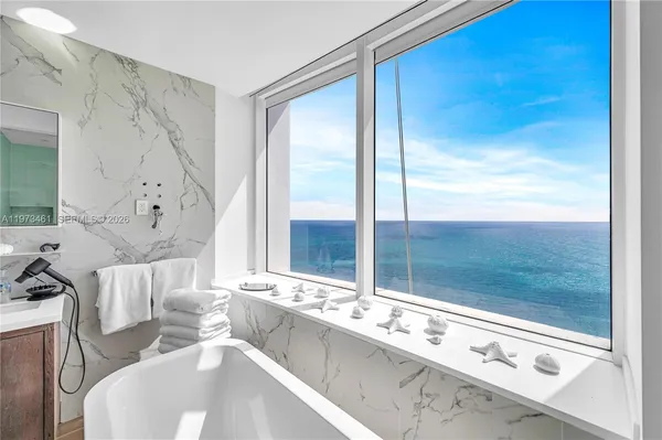 $35,000 | 18101 Collins Avenue, Unit 5509, Sunny Isles Beach, FL 33160