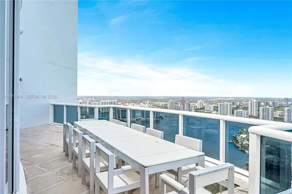 $35,000 | 18101 Collins Avenue, Unit 5509, Sunny Isles Beach, FL 33160