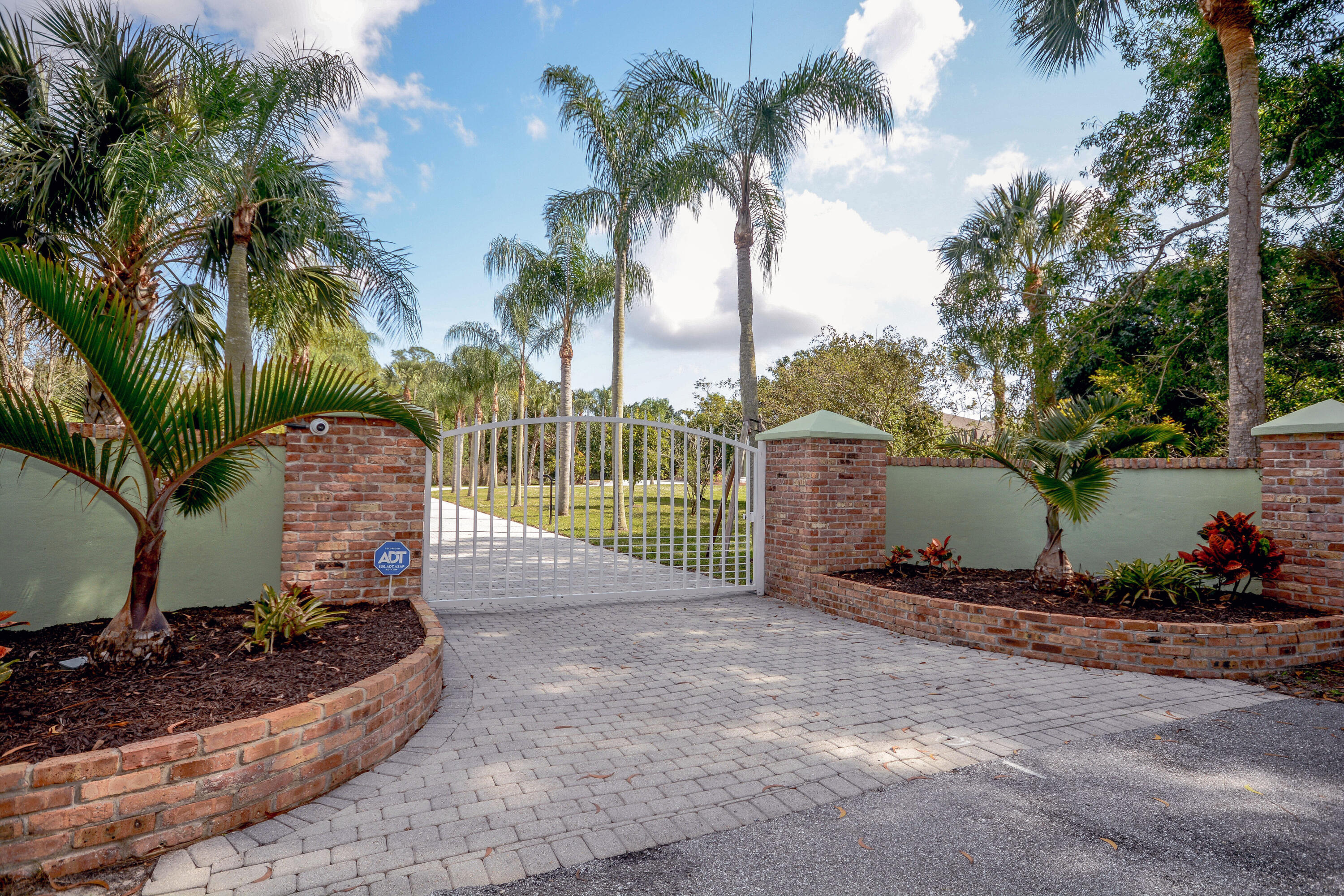 10534 173rd Road North Jupiter, FL 33478 - Photo 1 of 50 Gate