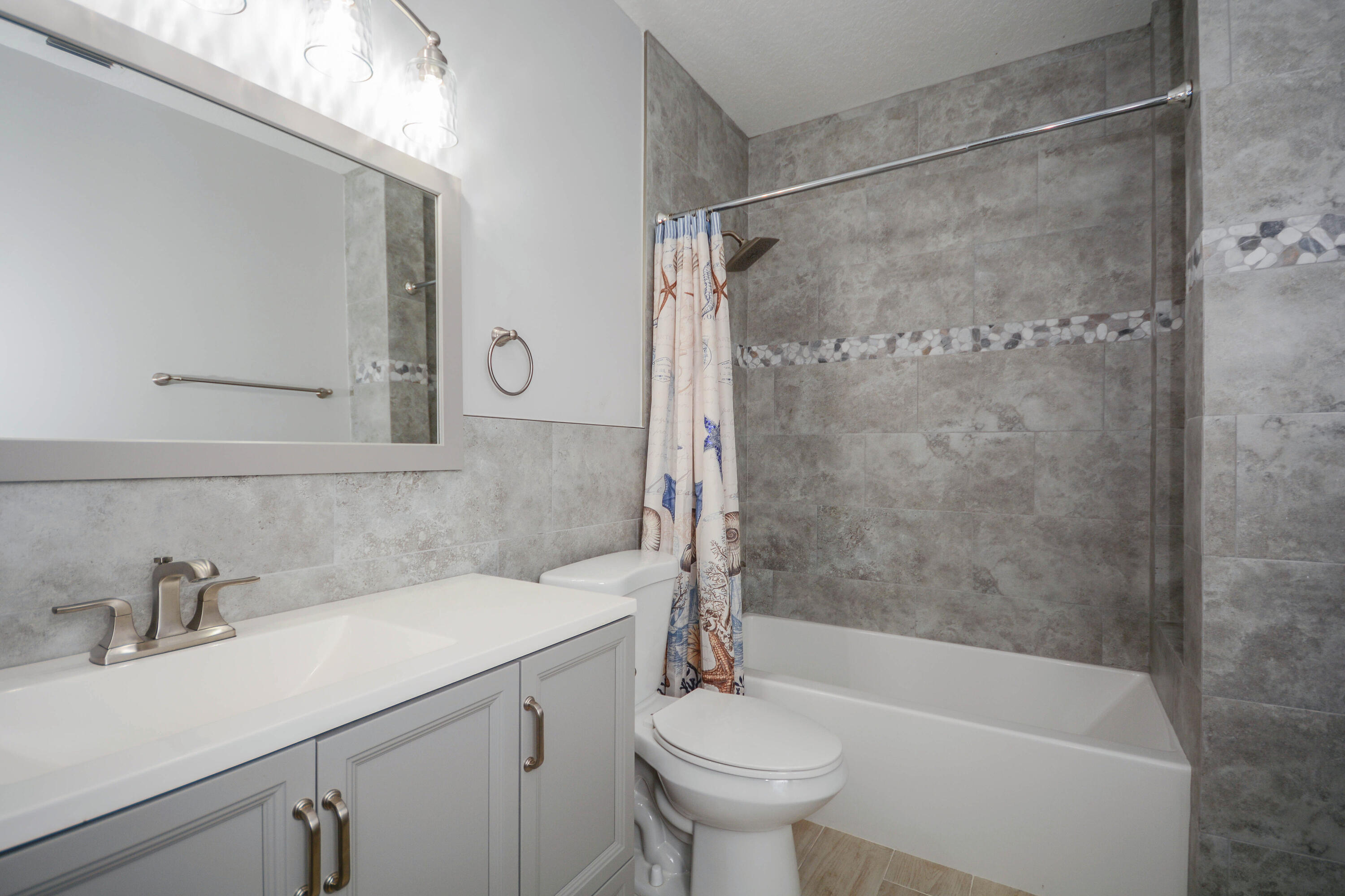 10534 173rd Road North Jupiter, FL 33478 - Photo 28 of 50 3rd Bathroom