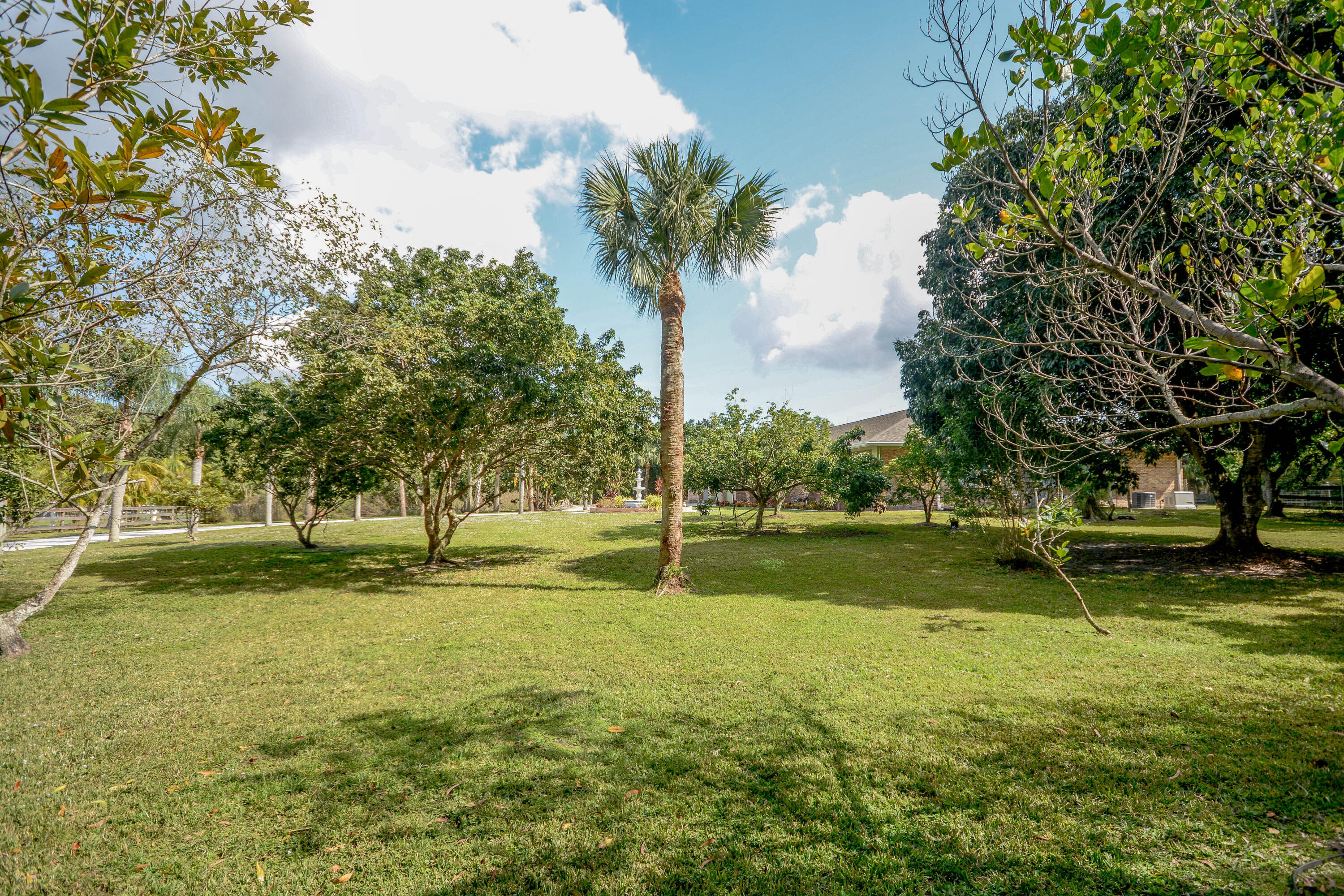 10534 173rd Road North Jupiter, FL 33478 - Photo 46 of 50 Front Yard Side