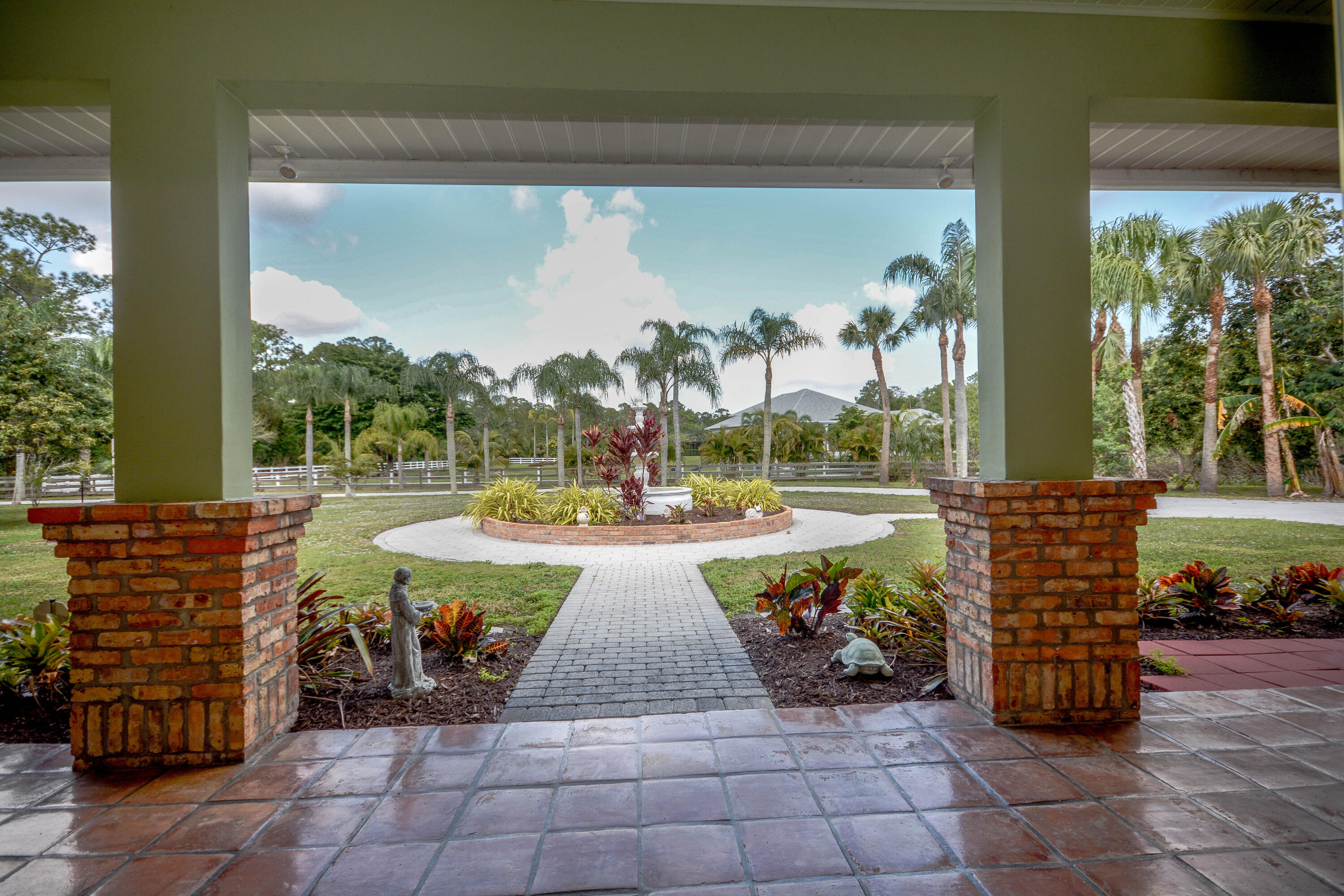 10534 173rd Road North Jupiter, FL 33478 - Photo 5 of 50 Fountain