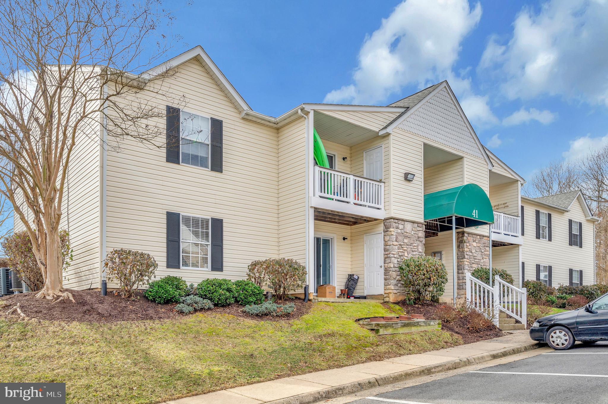 41 Smokewood Court, Unit 200 Stafford, VA 22554 - Photo 38 of 40 a front view of a house with garden