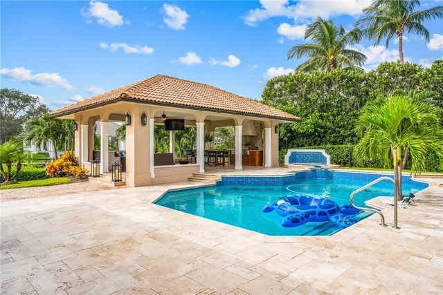 $2,990,000 | 740 Lagoon Road, Vero Beach, FL 32963