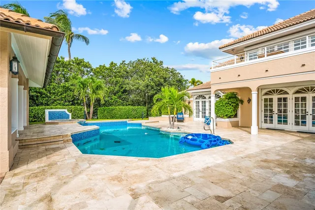 $2,990,000 | 740 Lagoon Road, Vero Beach, FL 32963